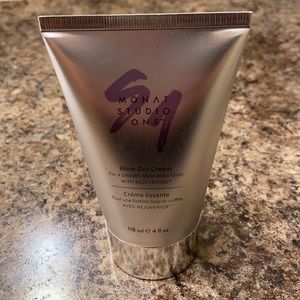 Monat Blow Out Cream